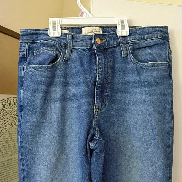 Woman’s Blue Jeans - Picture 1 of 3